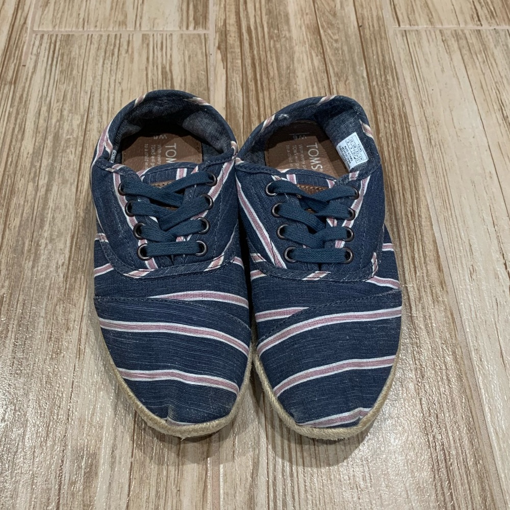 TOMS navy canvas sneakers with pink stripes Size 6